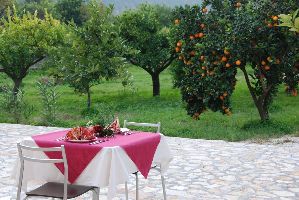 Casale Romano Resort E Relais Motta Camastra المظهر الخارجي الصورة